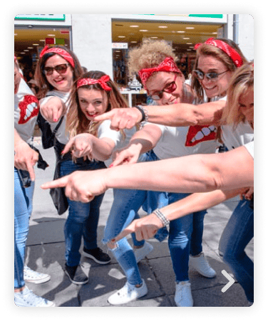 chicas celebrando una gymkana